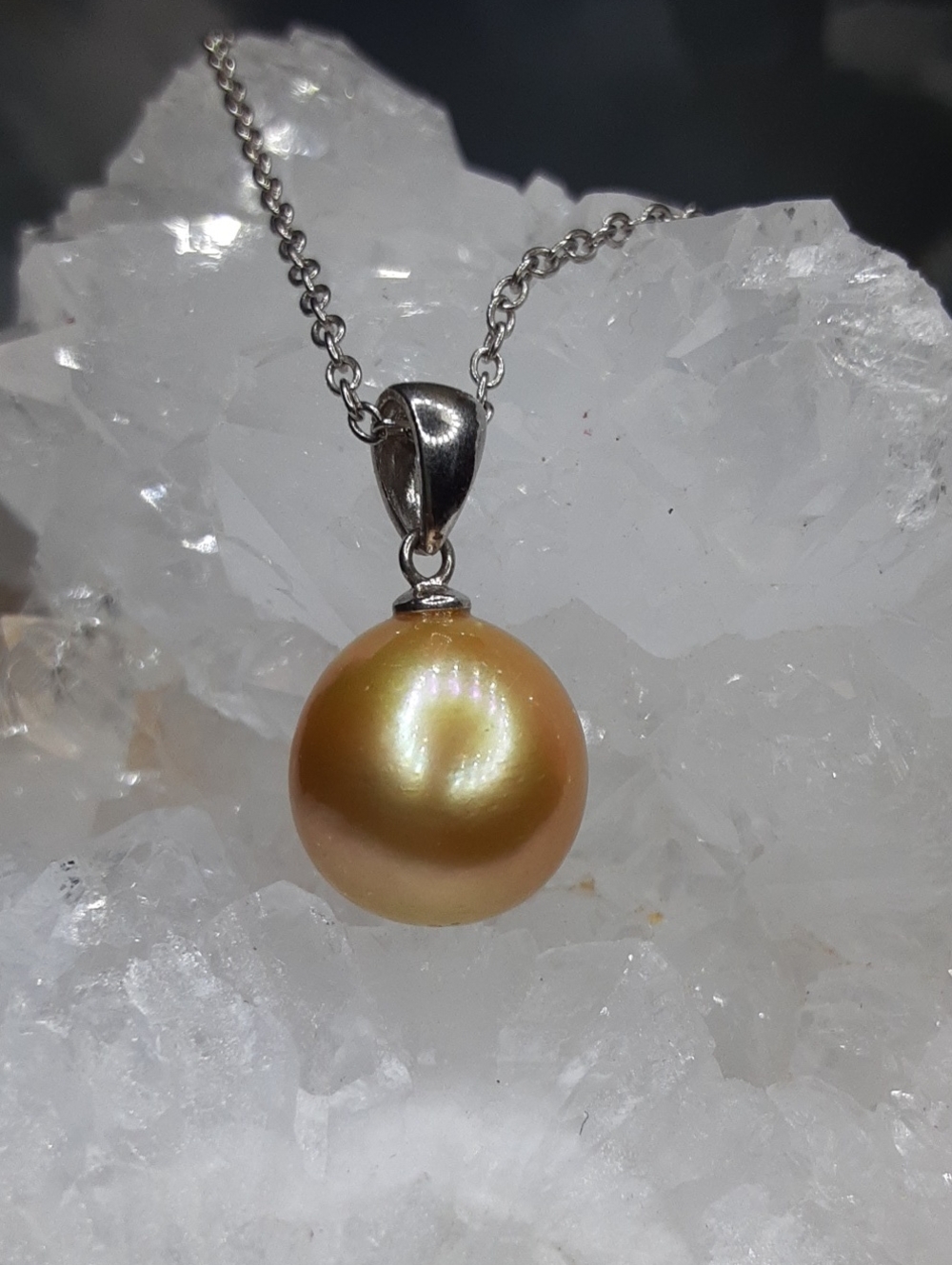 925, 11.5mm Genuine Golden South Sea Pearl Pendant With Chain.